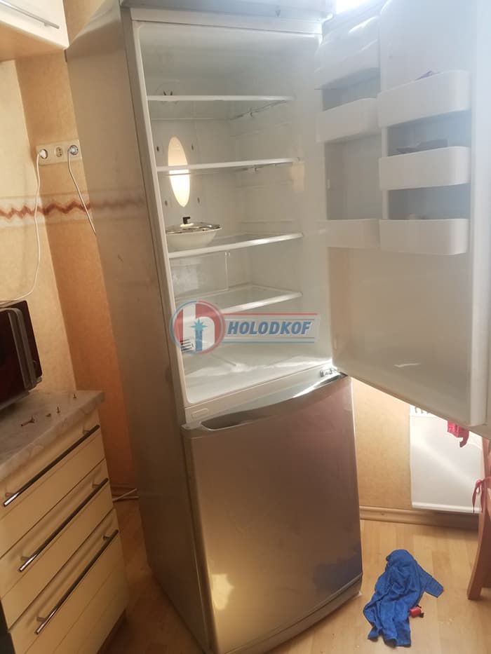 Ремонт холодильника Samsung RL44QBUS