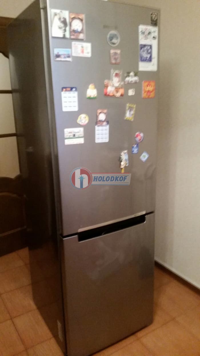 Ремонт холодильника Samsung RB32FSRDSA